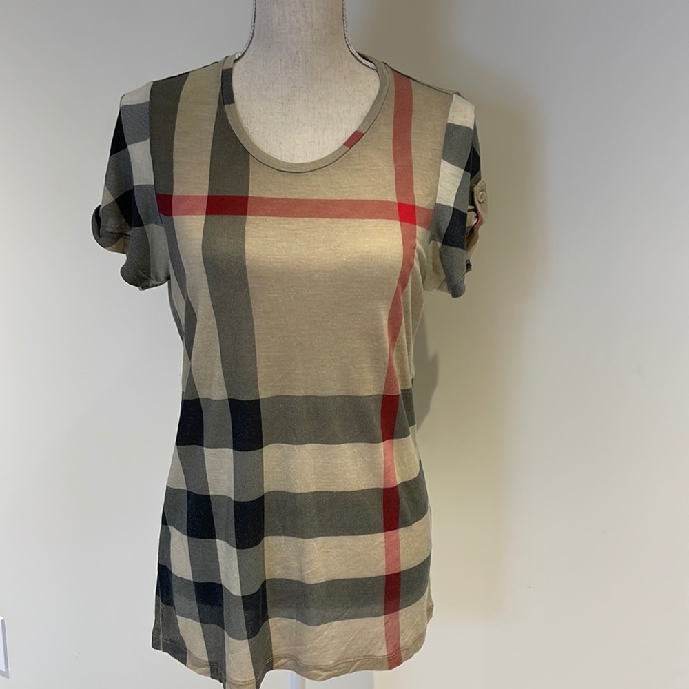 Women’s Burberry t-shirt.